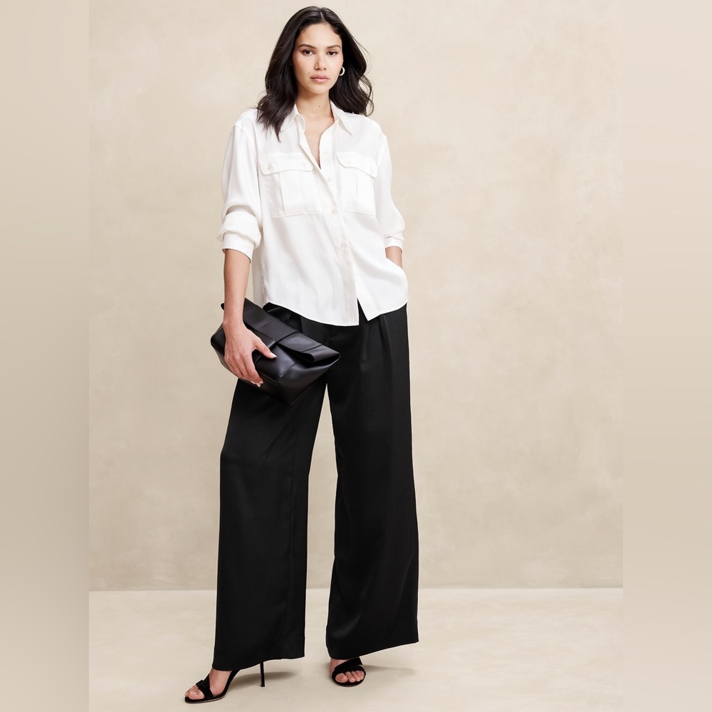 Women’s Banana Republic Silky Pleated Wide Leg Pant
